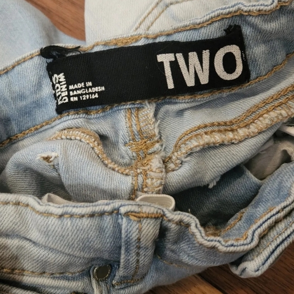 Girls Size 2 Jeans With Embroidery, Brand: Cotton On, skinny Jeans, frayed - Picture 6 of 10